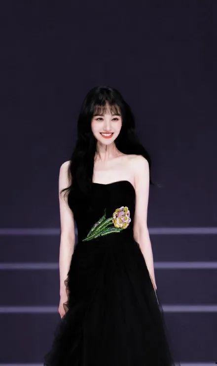 杨洋评价郑爽吃瓜,吃瓜群众热议